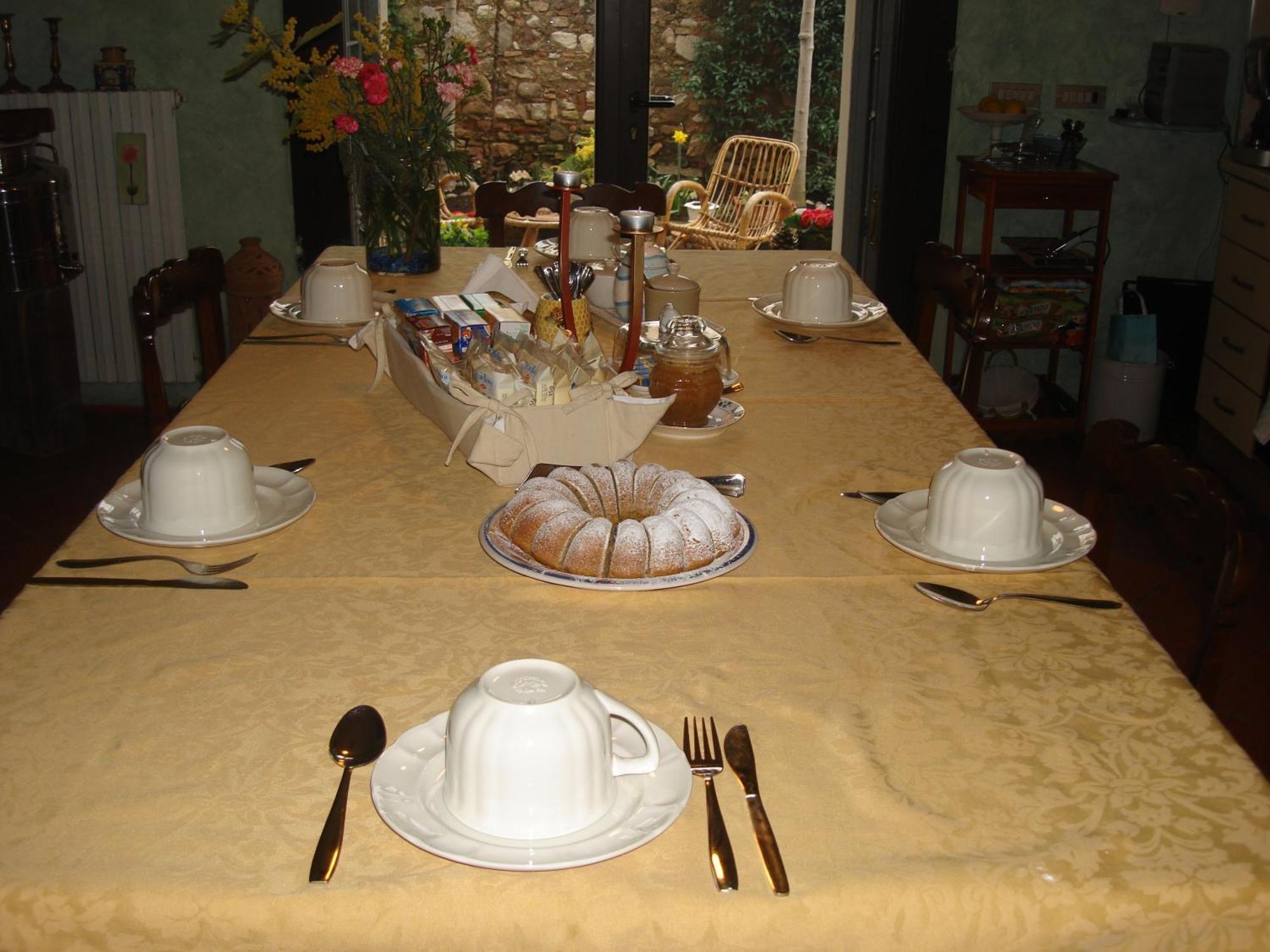 The Tower Of The Old King Bed & Breakfast เดเซนซาโนเดลการ์ดา ภายนอก รูปภาพ